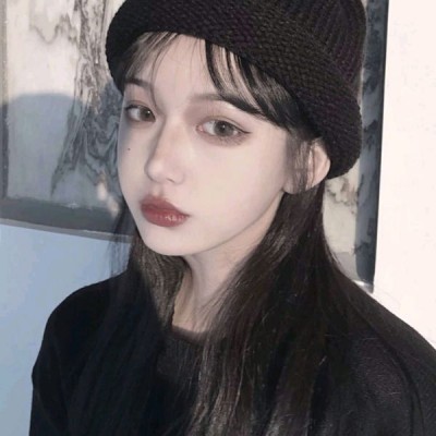 ����������Ů��΢��ͷ��