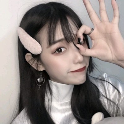 ����������Ů��΢��ͷ��