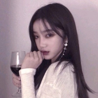 ����������Ů��΢��ͷ��