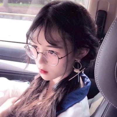 ����������Ů��΢��ͷ��