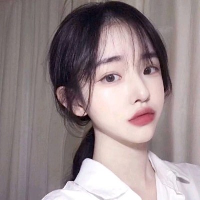 ����������Ů��΢��ͷ��