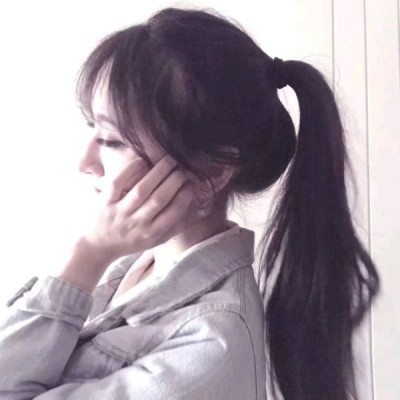 ����������Ů��΢��ͷ��