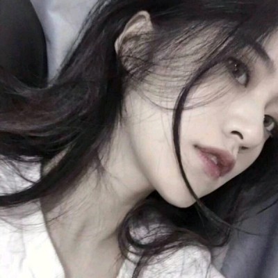 ����������Ů��΢��ͷ��