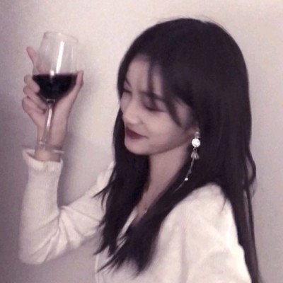 ����������Ů��΢��ͷ��