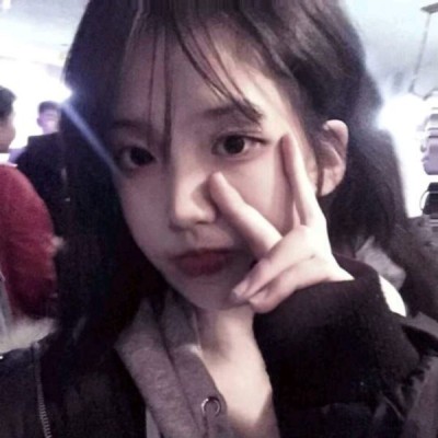 ����������Ů��΢��ͷ��