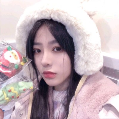 ����������Ů��΢��ͷ��