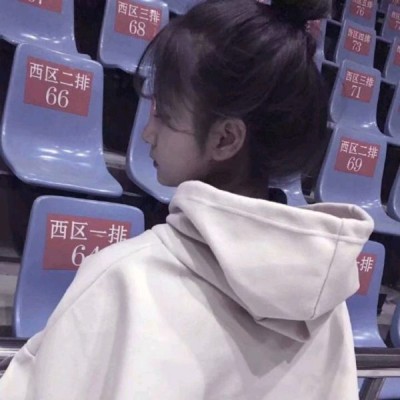 ����������Ů��΢��ͷ��