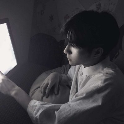 2018�˸������ڰ׸���ͷ��