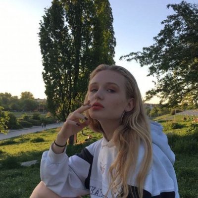 ŷ��Ů��ͷ�񣬲�һ������