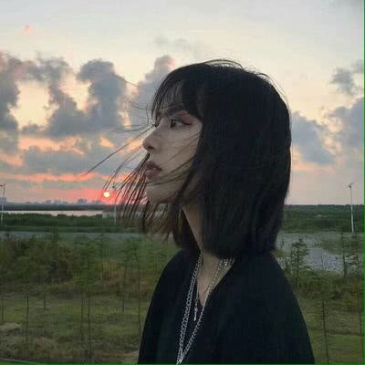 �������еİ���Ů��ͷ�񡪡�������