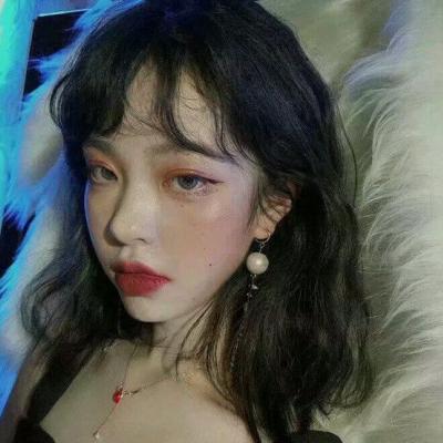 �������еİ���Ů��ͷ�񡪡�������