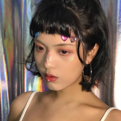 �������еİ���Ů��ͷ�񡪡�������