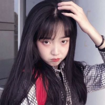 �����ؿɰ����µ�СŮ��ͷ��