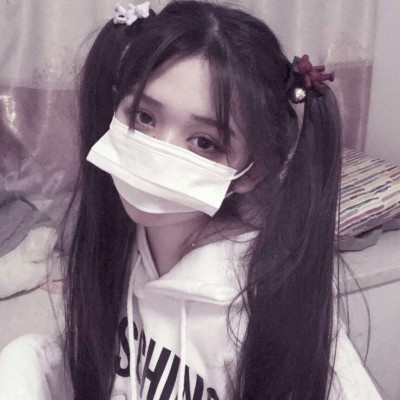 �����ؿɰ����µ�СŮ��ͷ��