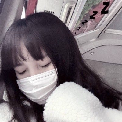 �����ؿɰ����µ�СŮ��ͷ��