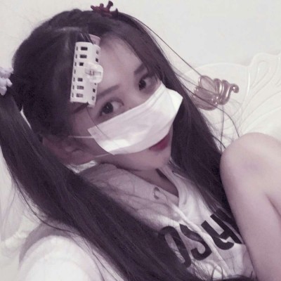 �����ؿɰ����µ�СŮ��ͷ��