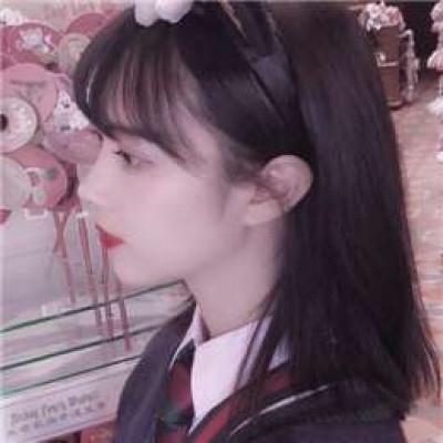 �����ؿɰ����µ�СŮ��ͷ��