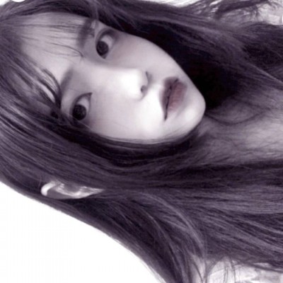 �����ؿɰ����µ�СŮ��ͷ��