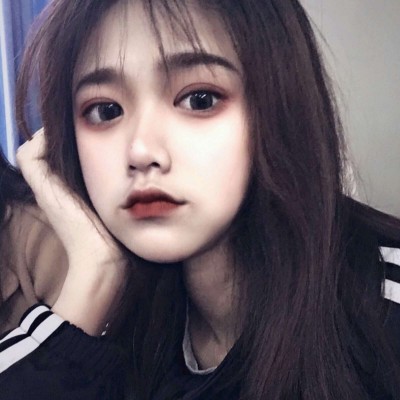 �����ؿɰ����µ�СŮ��ͷ��