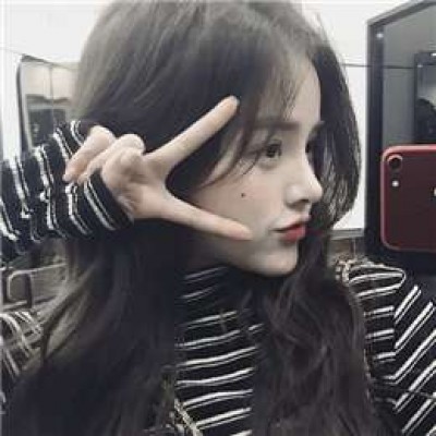 �����ؿɰ����µ�СŮ��ͷ��