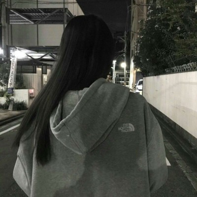 ������ÿ���Ů��ͷ��