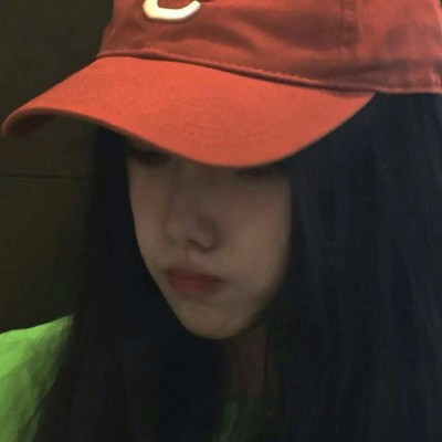 ������ÿ���Ů��ͷ��