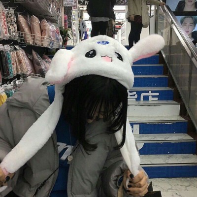 ������ÿ���Ů��ͷ��