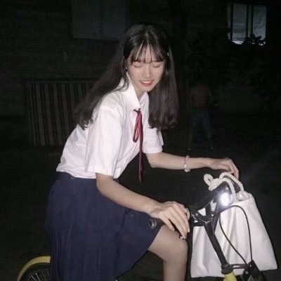 �����տɰ�С����΢��ͷ��