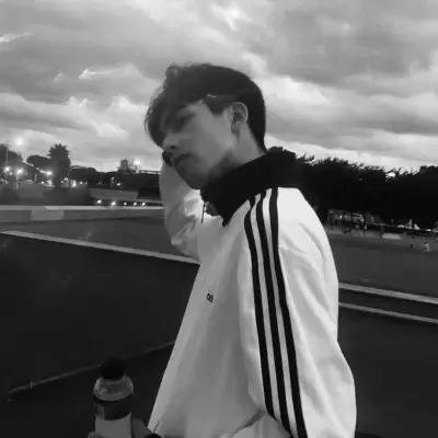 �ڰ������˸�������ͼ