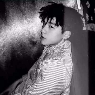 �ڰ������˸�������ͼ