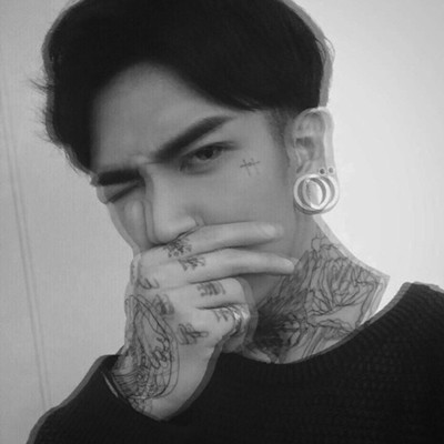 �ڰ������˸�������ͼ