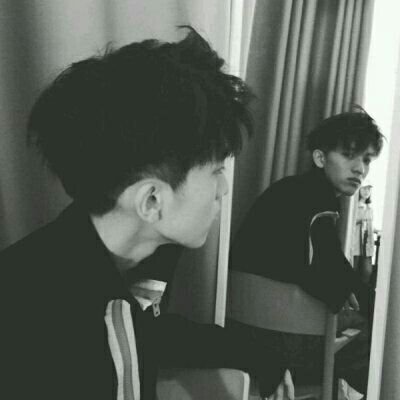 �ڰ׸�������΢��ͷ��--����ȥ