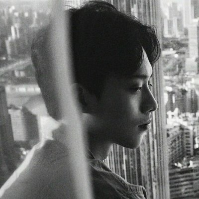 �ڰ׸�������΢��ͷ��--����ȥ