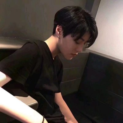 �Ϸ����Ů�İ�����˧������ͷ������