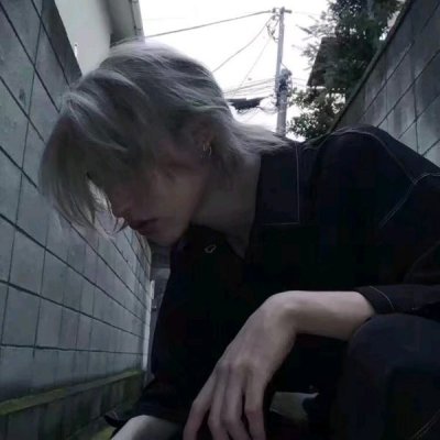 �Ϸ����Ů�İ�����˧������ͷ������