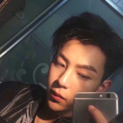 �Ϸ����Ů�İ�����˧������ͷ������