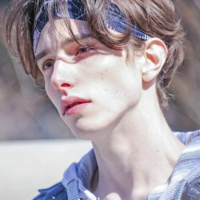 ŷ���˷��˸еĸ�������ͷ��--��Ҫ����