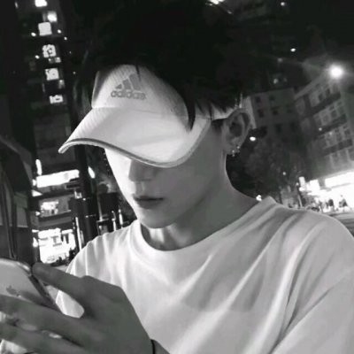 �����˸е������ڰ�ͷ�� ��Ӳ���������