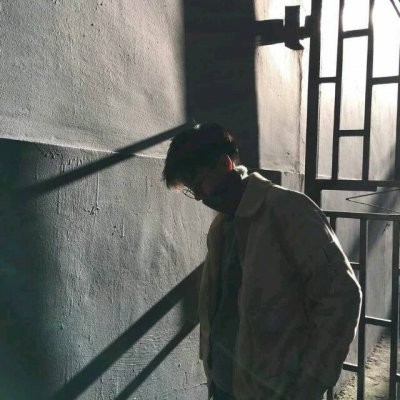 �����˸е������ڰ�ͷ�� ��Ӳ���������