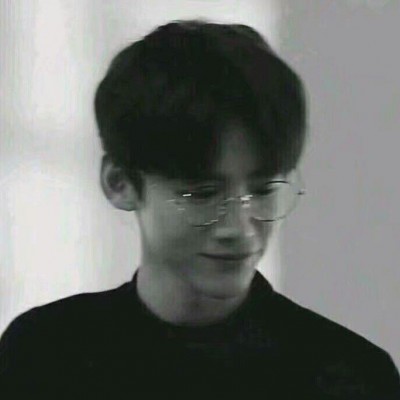 �����˸е������ڰ�ͷ�� ��Ӳ���������