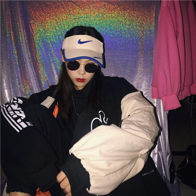 �������䳬קŮ��ͷ�� ���Ƕ��ǳ������С��