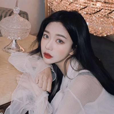 ӵ��δ����Ů��΢��ͷ��