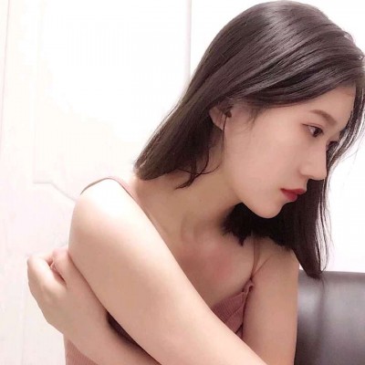 ӵ��δ����Ů��΢��ͷ��