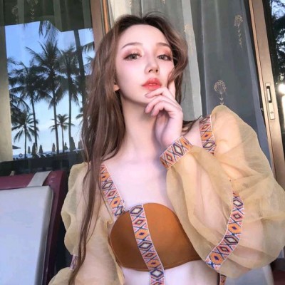 ӵ��δ����Ů��΢��ͷ��