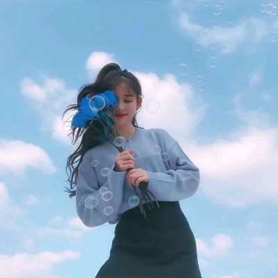 ӵ��δ����Ů��΢��ͷ��