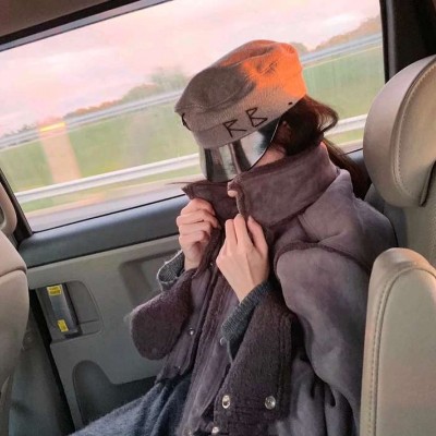 ӵ��δ����Ů��΢��ͷ��