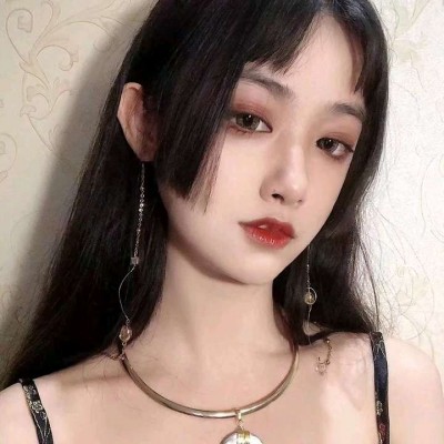 ӵ��δ����Ů��΢��ͷ��