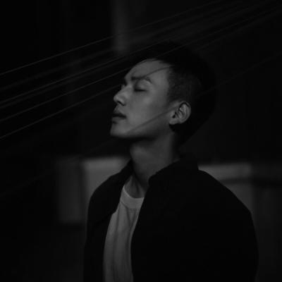 �ڰ����ں�������ͷ�� ����ҹ�������