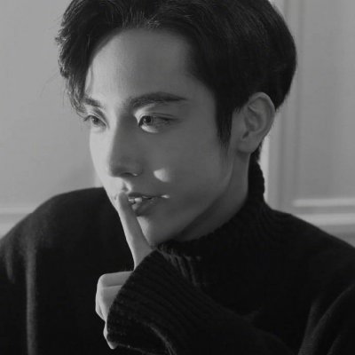 �ڰ׸���˧������ͼƬ