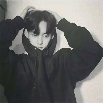 �ڰ׸���˧������ͼƬ